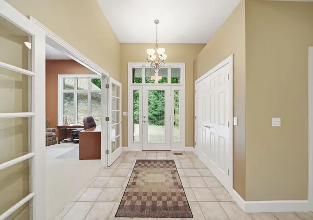 Photo 4 of Single family home for sale at 2500 Reynolds Rd, Jackson, MI 49201 | MLS# 55026038344 | Listing updated on 2026-07-24