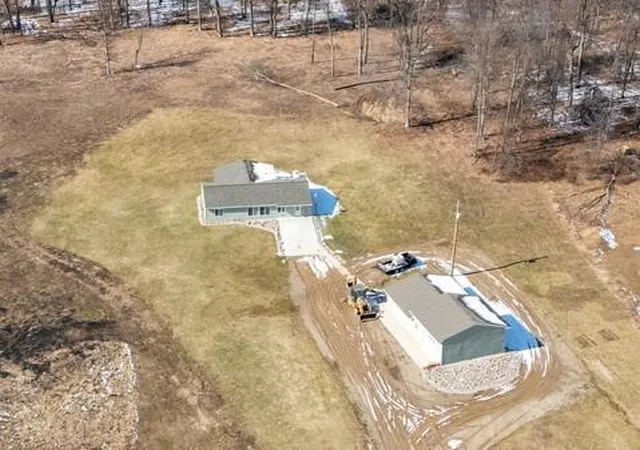 2nd image of 1637 N State Rd N, Ionia, MI 48846 | MLS# 72026038355