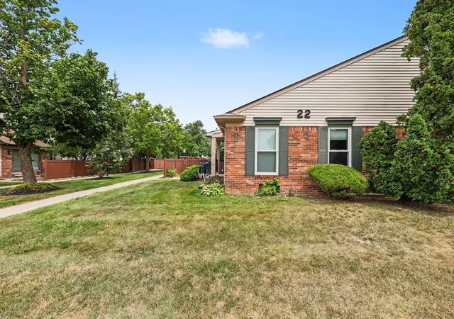 3rd image of 41325 Southwind Dr, Canton, MI 48188 | MLS# 81026038359