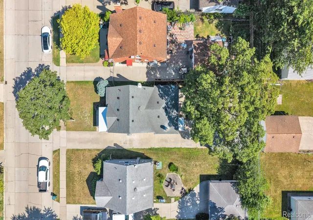 Photo 4 of Single family home for sale at 630 N Denwood St, Dearborn, MI 48128 | MLS# 20261057726 | Listing updated on 2026-08-29