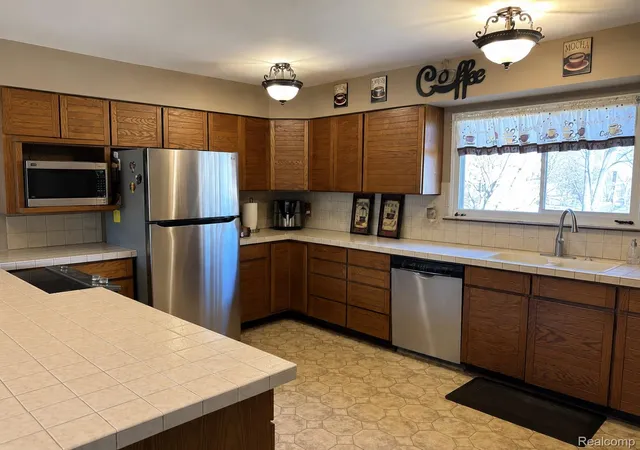 Photo 4 of Single family home for sale at 11424 Hazel Ave, Grand Blanc, MI 48439 | MLS# 20261057728 | Listing updated on 2026-09-15
