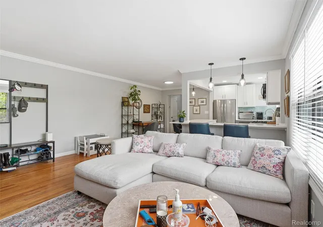 Listing Photo 3 - Condo for sale in building located at 25707 Woodward Ave, Royal Oak, MI 48067
