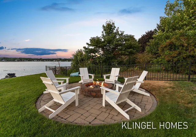 3rd image of 702 Elk Ave, Spring Lake, MI 49456 | MLS# 71026038378