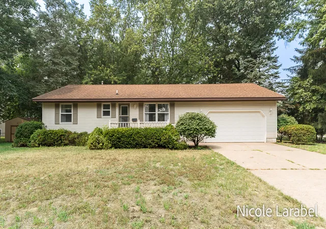 1st image of 16362 Robbins Rd, Grand Haven, MI 49417 | MLS# 71026038370