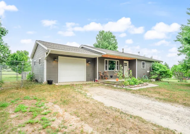 2nd image of 23886 Newcosta Ave, Paris, MI 49338 | MLS# 72026038376