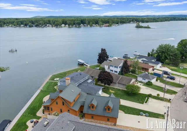 2nd image of 12702 Park Dr, Wayland, MI 49348 | MLS# 65026038371