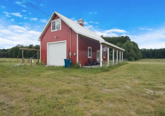 2nd image of 7946 Valley Rd, Honor, MI 49640 | MLS# 78080071472