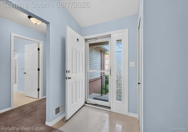 4th image of 226 Crestlawn Dr, Whitmore Lake, MI 48189