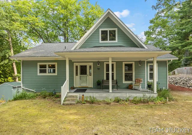 image of 8583 N Homestead Cir, Irons, MI 49644 | MLS# 65026038382