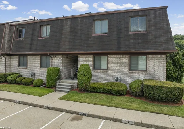 1st image of 25340 Quarter Deck St, Harrison Township, MI 48045 | MLS# 58050216141