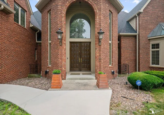 Photo 3 of Mansion for sale at 5481 Teakwood Dr, Monroe, MI 48161 | MLS# 57050216143 | Listing updated on 2026-09-09