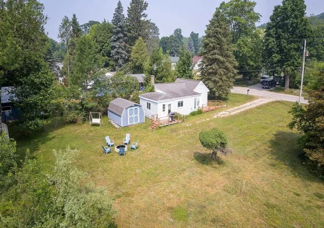 1st image of 932 Elm St, Frankfort, MI 49635 | MLS# 78080071475