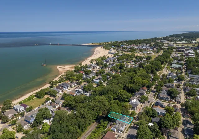 4th image of 1022 Lake Blvd, Saint Joseph, MI 49085 | MLS# 69026038395