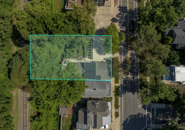 51st image of 1022 Lake Blvd, Saint Joseph, MI 49085 | MLS# 69026038395