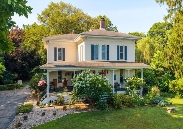 2nd image of 72861 8th Ave, South Haven, MI 49090 | MLS# 69026038402