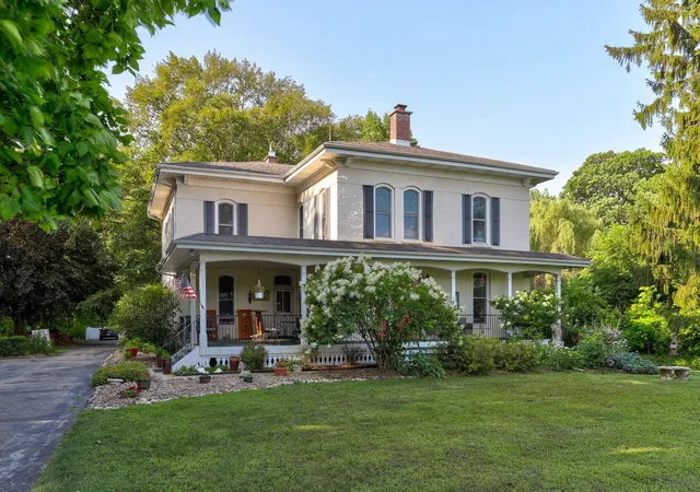 3rd image of 72861 8Th Ave, South Haven, MI 49090 | MLS# 69026038402