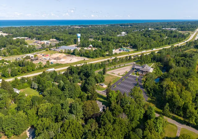 81st image of 72861 8th Ave, South Haven, MI 49090 | MLS# 69026038402