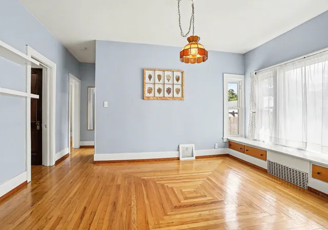 5th image of 914 Dayton Ave, Kalamazoo, MI 49048 | MLS# 66026038407
