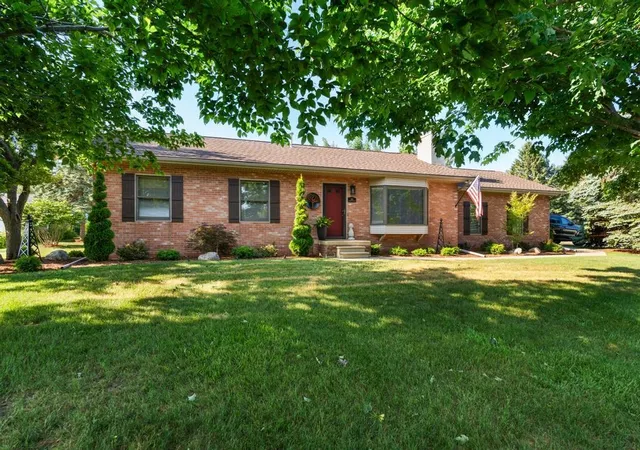 1st image of 161 Vantage View Dr, Petoskey, MI 49770 | MLS# 78080071484