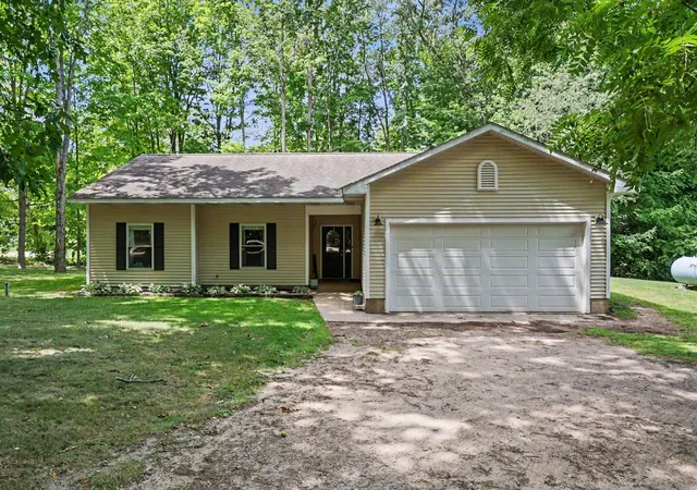2nd image of 11482 Schultz Dr, Delton, MI 49046 | MLS# 66026038415