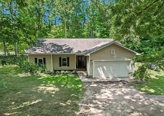Photo 3 of Single family home for sale at 11482 Schultz Dr, Delton, MI 49046 | MLS# 66026038415 | Listing updated on 2026-08-30
