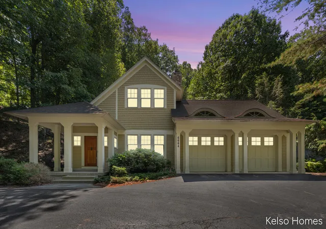 Photo 2 of Single family home for sale at 6664 Scenic Shrs Dr, Holland, MI 49423 | MLS# 65026038422 | Listing updated on 2026-09-10