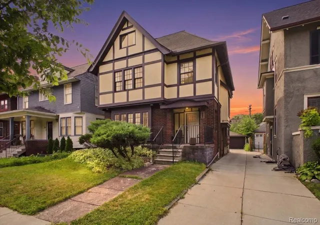 Photo 1 of Single family home for sale at 899 Edison St, Detroit, MI 48202 | MLS# 20261057772 | Listing updated on 2026-08-23