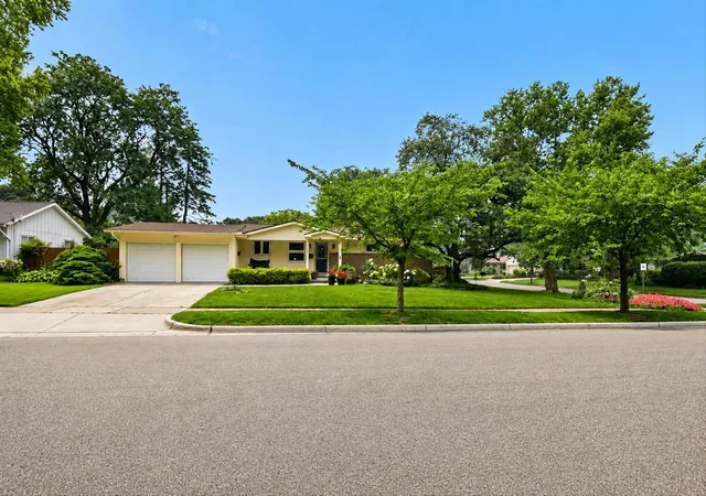1st image of 1531 Avondale Ave, Ann Arbor, MI 48103 | MLS# 81026038425
