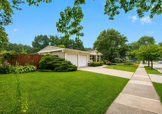 Photo 3 of Single family home for sale at 1531 Avondale Ave, Ann Arbor, MI 48103 | MLS# 81026038425 | Listing updated on 2026-09-09