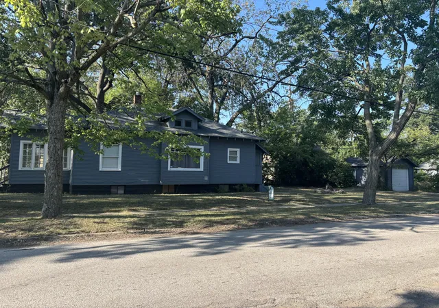 Photo 3 of Single family home for sale at 2344 Maffett St, Muskegon, MI 49444 | MLS# 71026038424 | Listing updated on 2026-08-04