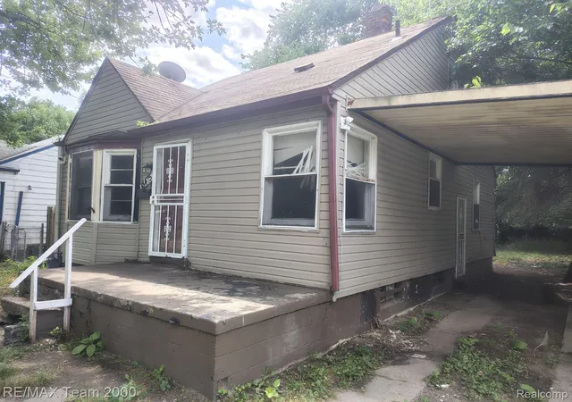 2nd image of 18475 Winthrop St, Detroit, MI 48235 | MLS# 20261057775