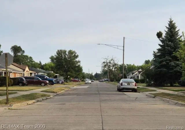 Photo 2 of Single family home for sale at 26431 Clancy St, Roseville, MI 48066 | MLS# 20261057778 | Listing updated on 2026-08-04
