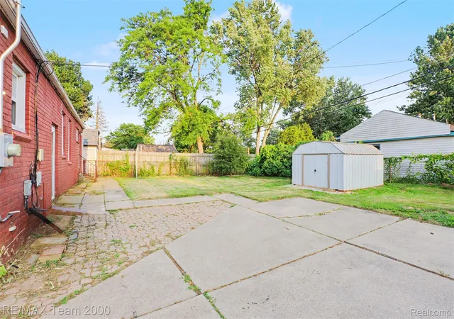 4th image of 22030 Harper Lake Ave, Saint Clair Shores, MI 48080 | MLS# 20261057784