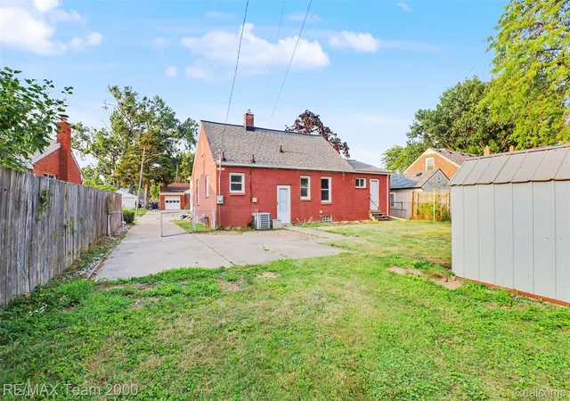 5th image of 22030 Harper Lake Ave, Saint Clair Shores, MI 48080 | MLS# 20261057784