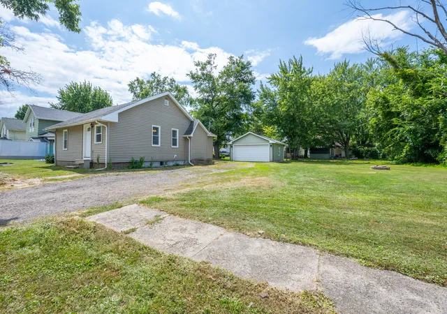 1st image of 216 Congress St, Watervliet, MI 49098 | MLS# 69026038435