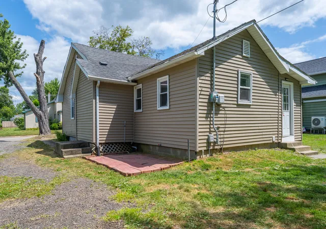 4th image of 216 Congress St, Watervliet, MI 49098 | MLS# 69026038435