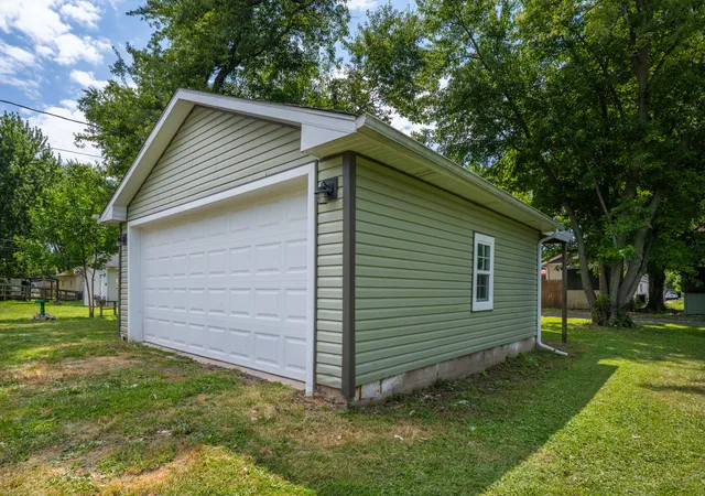 5th image of 216 Congress St, Watervliet, MI 49098 | MLS# 69026038435