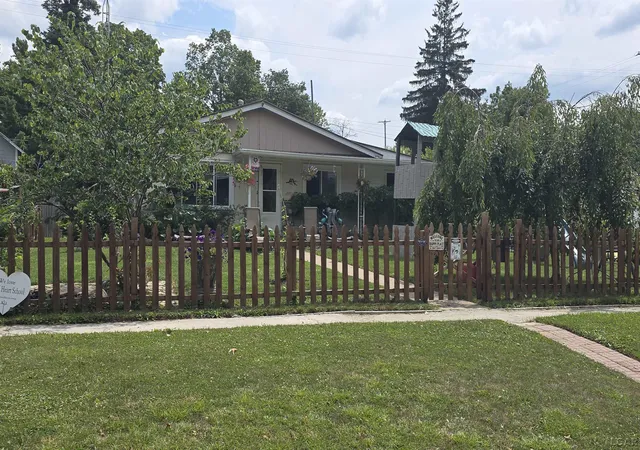 2nd image of 607 Oak St, Hudson, MI 49247 | MLS# 56050216163