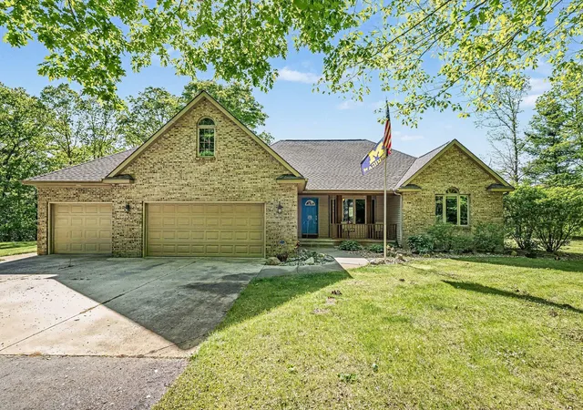 2nd image of 10835 Red Oak Rdg, Howard City, MI 49329 | MLS# 64026038439