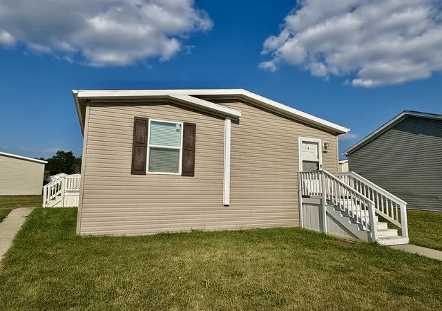 2nd image of 1050 Cambry Cir, Grass Lake, MI 49240 | MLS# 55026038442
