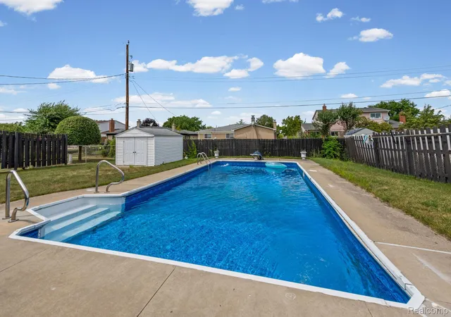 36th image of 3647 Veronica Dr, Sterling Heights, MI 48310 | MLS# 20261057796