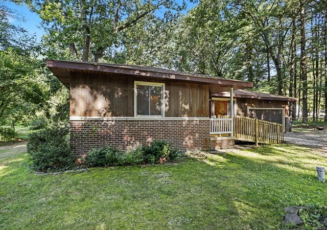 Photo 3 of Single family home for sale at 1303 N 2nd Street, Kalamazoo, MI 49009 | MLS# 66026038448 | Listing updated on 2026-08-03