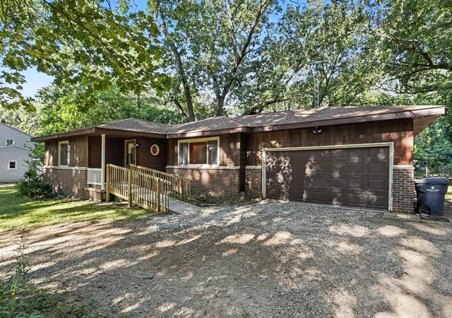 Photo 3 of Single family home for sale at 1303 N 2nd Street, Kalamazoo, MI 49009 | MLS# 66026038448 | Listing updated on 2026-08-03