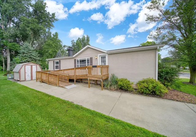 2nd image of 817 Savannah River Dr, Adrian, MI 49221 | MLS# 81026038455
