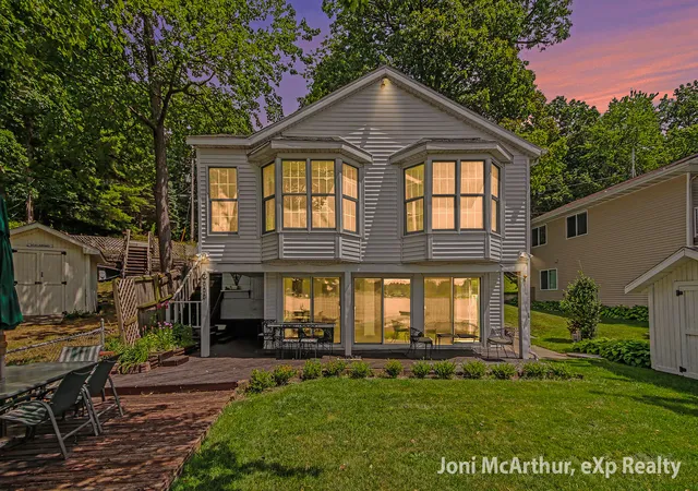 Photo 2 of Single family home for sale at 11613 Orchard Park Dr Ne, Sparta, MI 49345 | MLS# 65026038457 | Listing updated on 2026-09-18
