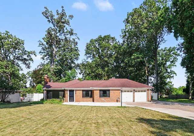 Photo 1 of Single family home for sale at 1127 S Brown St, Jackson, MI 49203 | MLS# 55026038460 | Listing updated on 2026-09-29