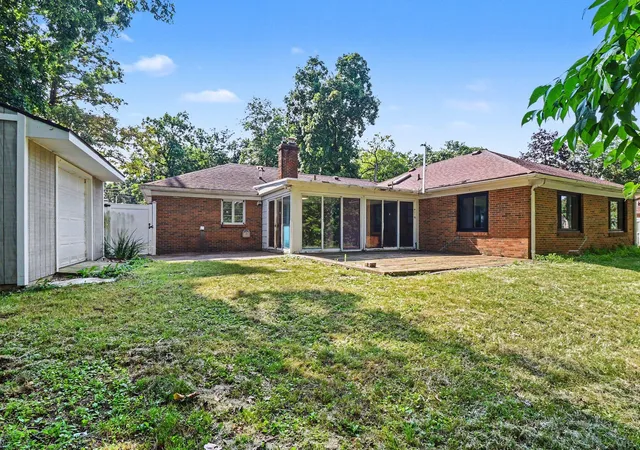 Photo 3 of Single family home for sale at 1127 S Brown St, Jackson, MI 49203 | MLS# 55026038460 | Listing updated on 2026-09-29