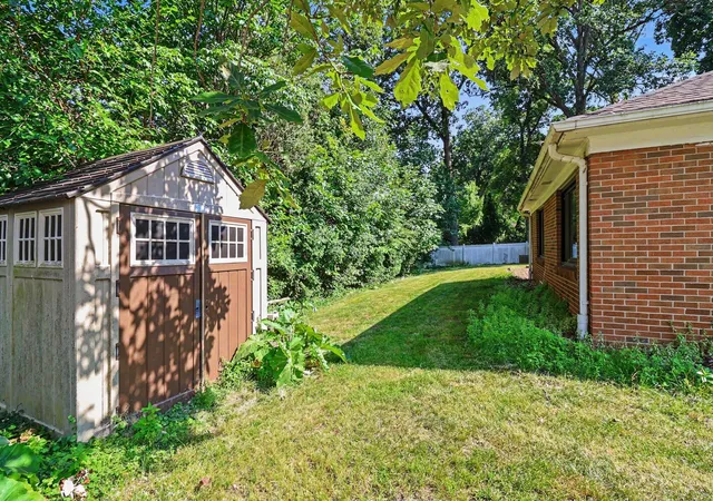 Photo 4 of Single family home for sale at 1127 S Brown St, Jackson, MI 49203 | MLS# 55026038460 | Listing updated on 2026-09-29