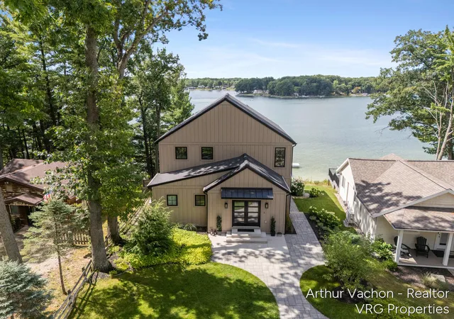 3rd image of 5722 El Camino Dr, Newaygo, MI 49337 | MLS# 65026038472