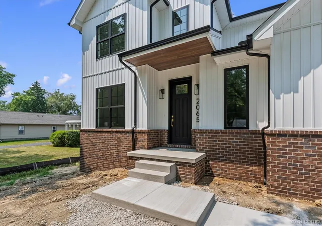 5th image of 2065 Richwood Rd, Auburn Hills, MI 48326 | MLS# 20261057836